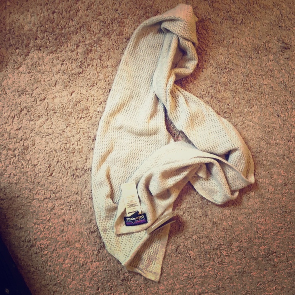 Tan patagonia scarf NWT “birch white” cashmere